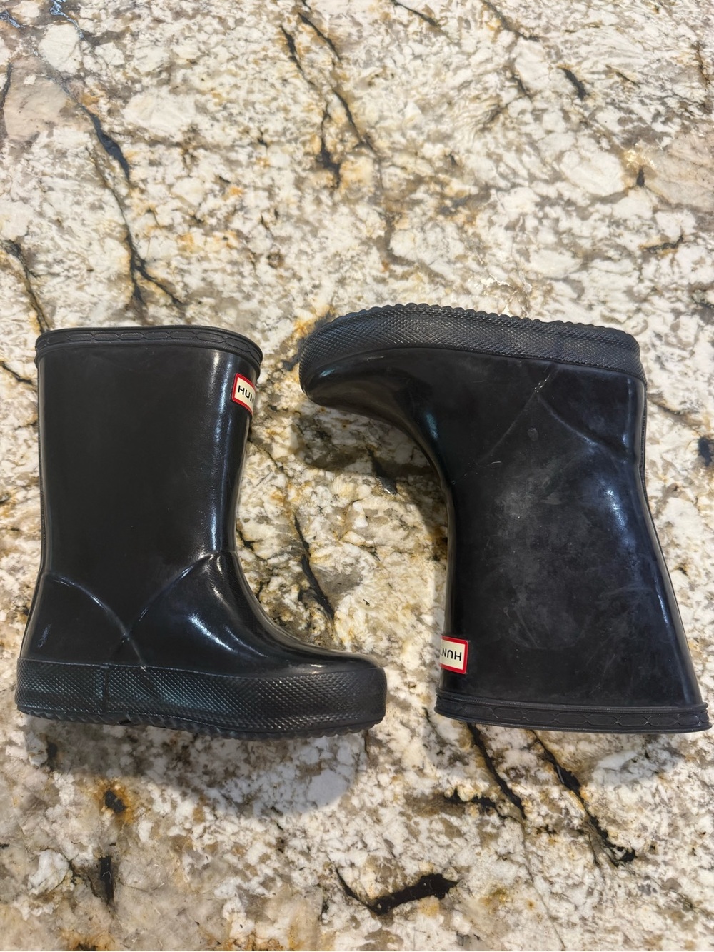 Hunter Kid’s First Classic Rain Boot in Glossy Black. Unisex Size 7 - Picture 3 of 8